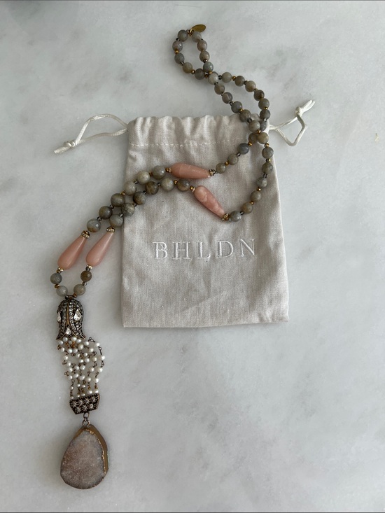 BHLDN Jewelry - RARE ANTHROPOLOGIE BHLDN GRATZIA Pink & Gray Beaded Druzy Statement Necklace